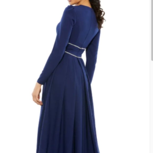 MAC DUGGAL EMPIRE WAIST LONG SLEEVE PLEATED V-NECK GOWN sz 14 - Picture 2 of 5